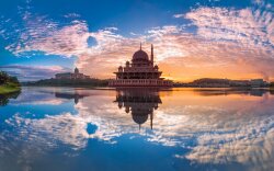 Fantastic Putra Mosque In Malaysia At Sunset Wallpaper
