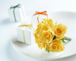 Gifts And Bunch Of Yellow Roses Wallpaper