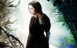 Kristen Stewart In Snow White And The Huntsman Wallpaper #9705