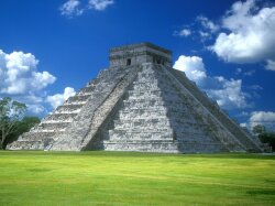 Pyramid of Kukulk Wallpaper