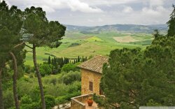 View From The Town Of Pienza In Tuscany Wallpaper